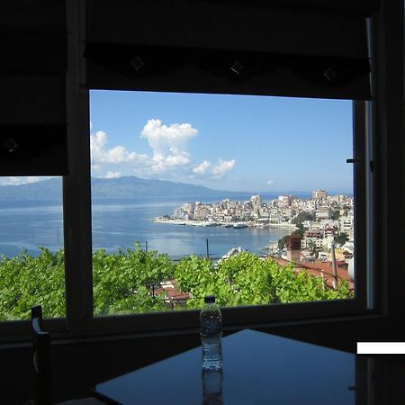 Guest House And Tavern Leo Sarande Bagian luar foto