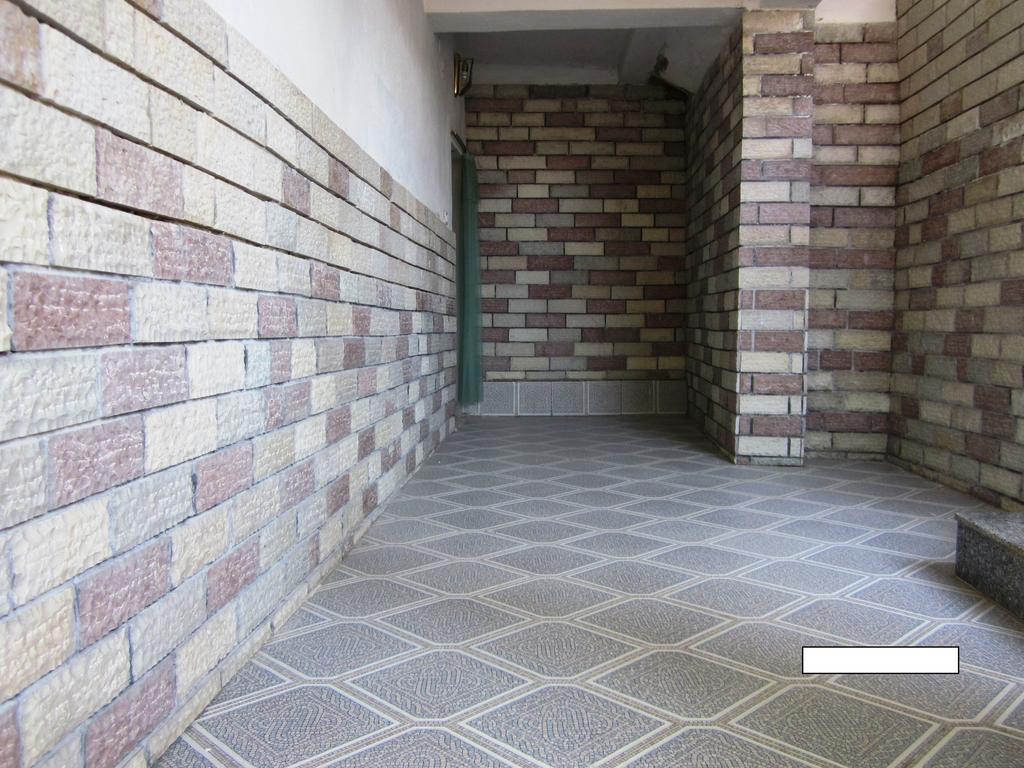 Guest House And Tavern Leo Sarande Bagian luar foto