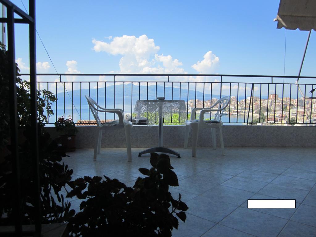 Guest House And Tavern Leo Sarande Bagian luar foto